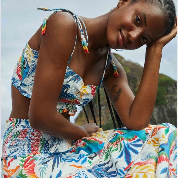 Farm Rio Macaw Wind Smocked Crop Top - Picture 3 of 16